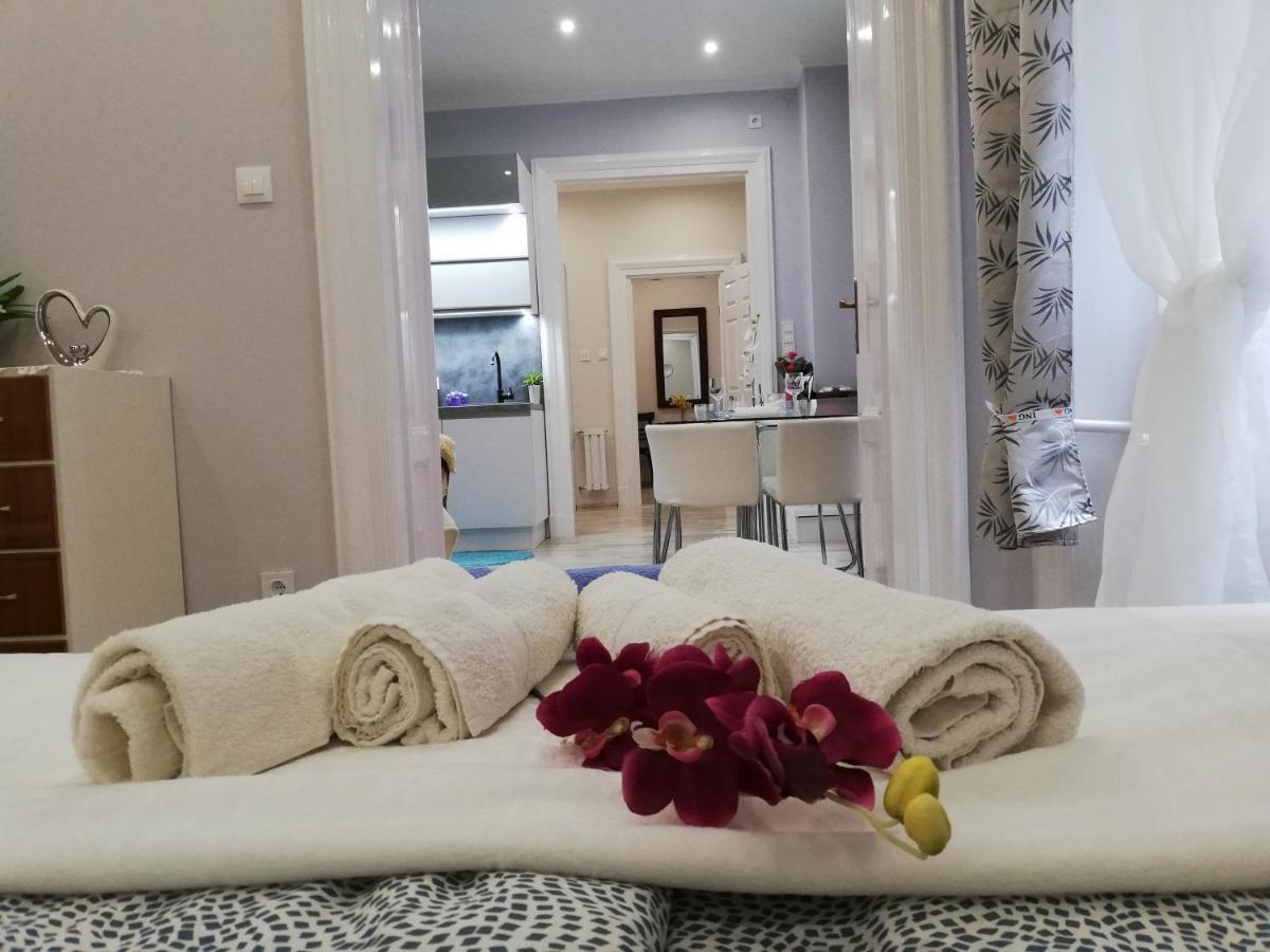 Pannonia Center Deluxe Apartament