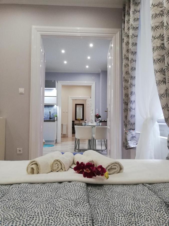 Pannonia Center Deluxe Apartament *